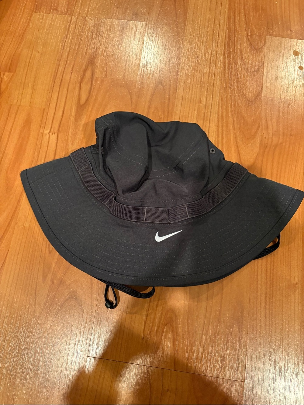 Nike Men’s Black Wide-Brim Sun Bucket Hat with White Swoosh
